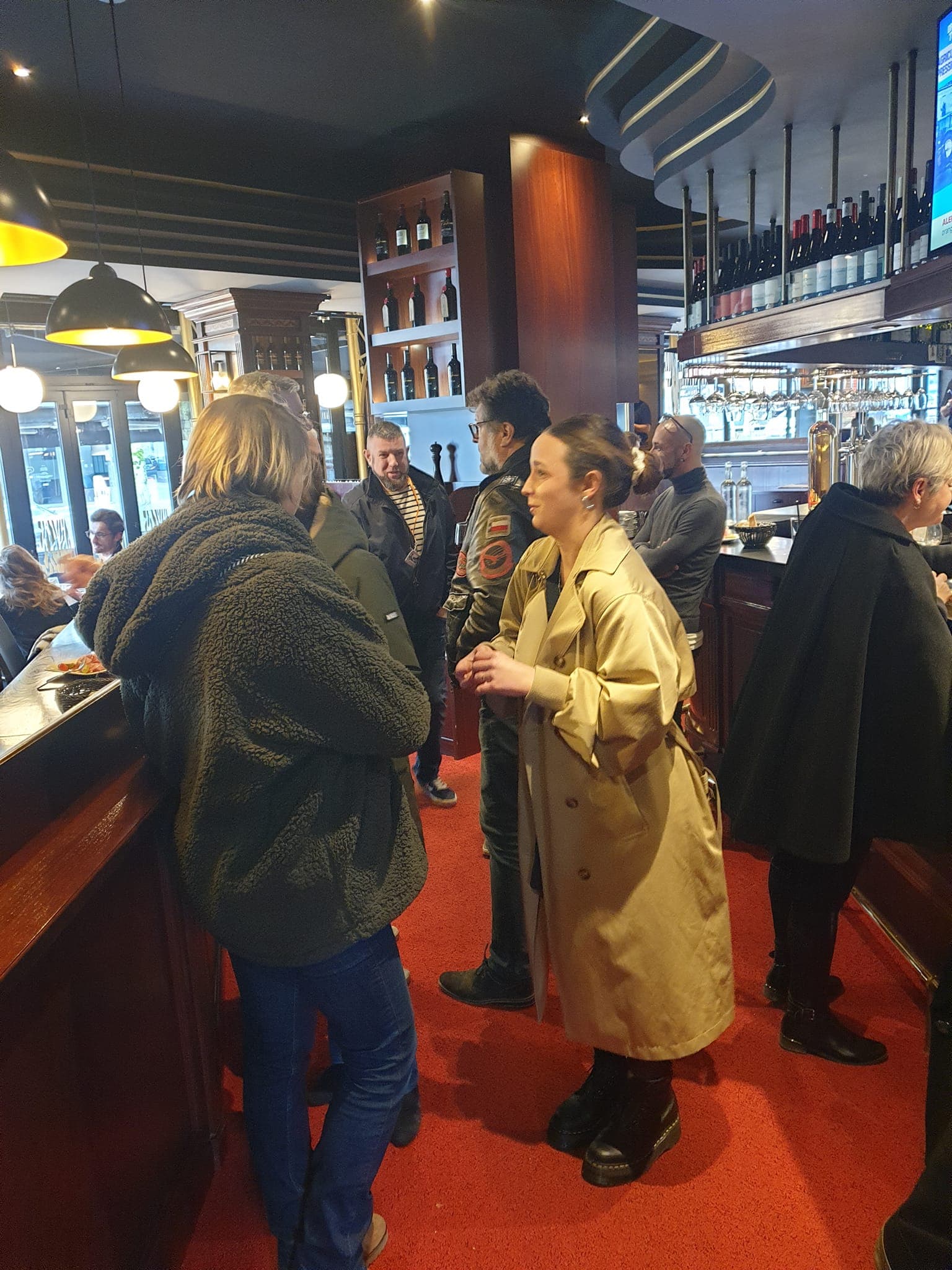 Lina participant au déjeuner d'affaires Performance 56