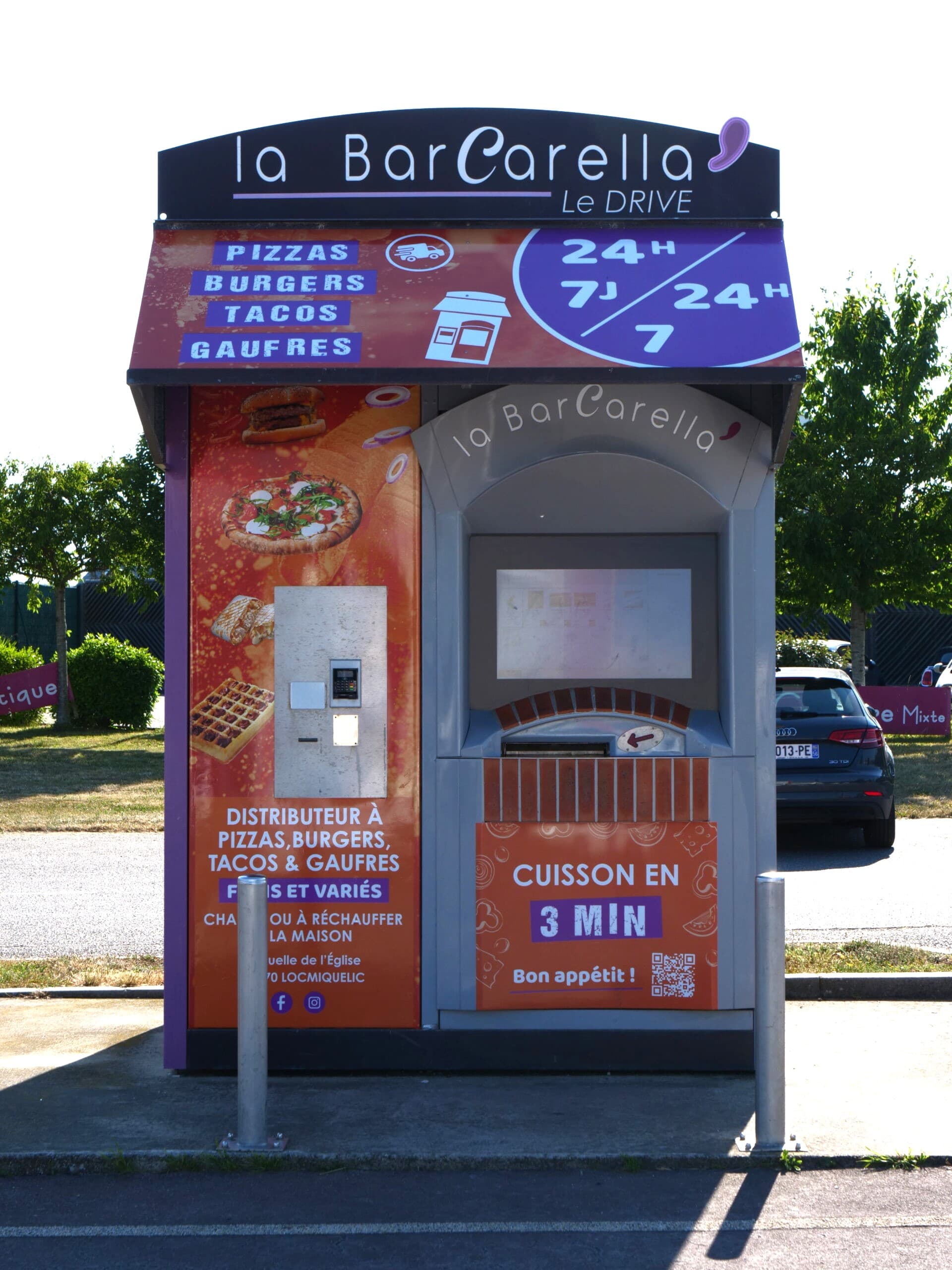 La Barcarella : habillage de distributeur automatique