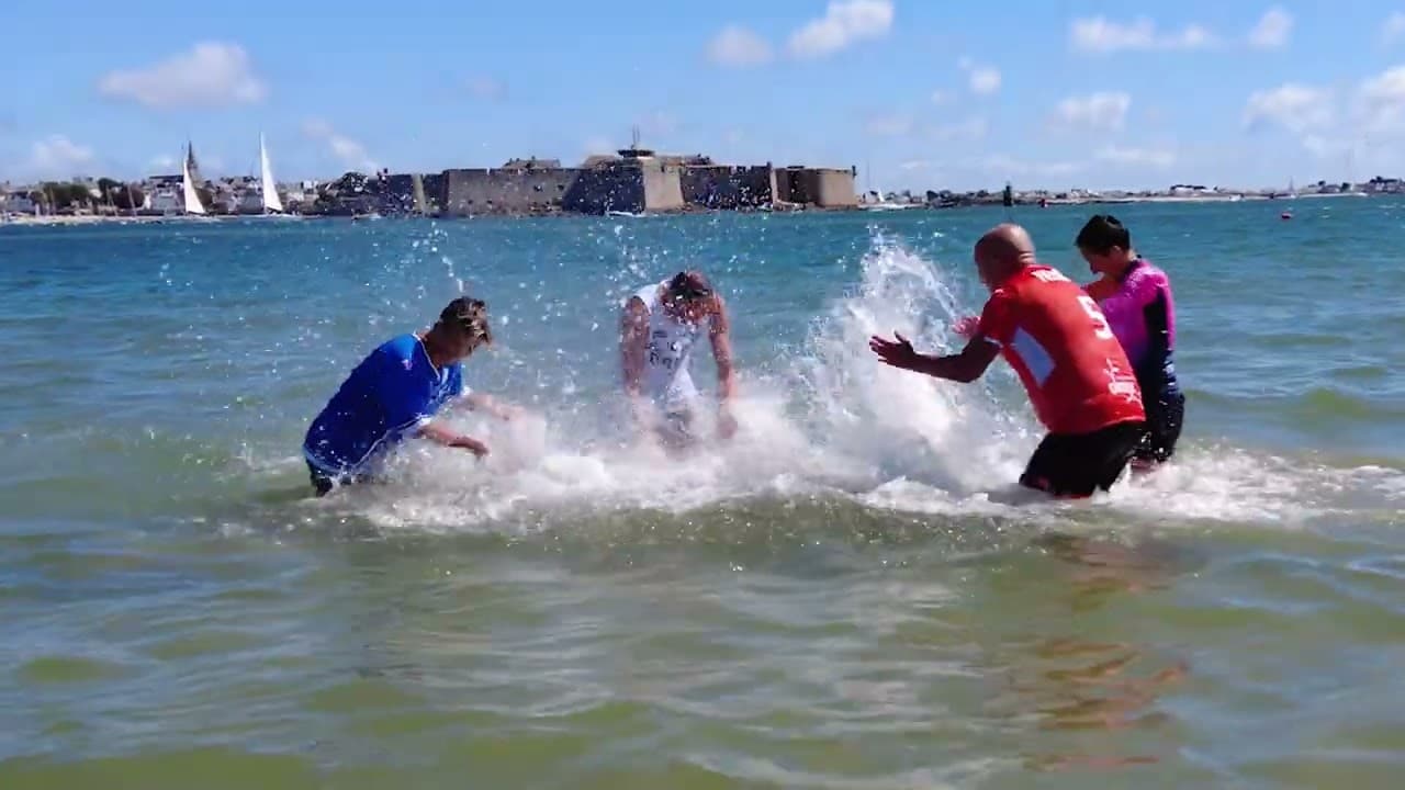 Vidéo: Mouillons Le Maillot – Ils reviennent ! - Selltim Agence Web et Communication